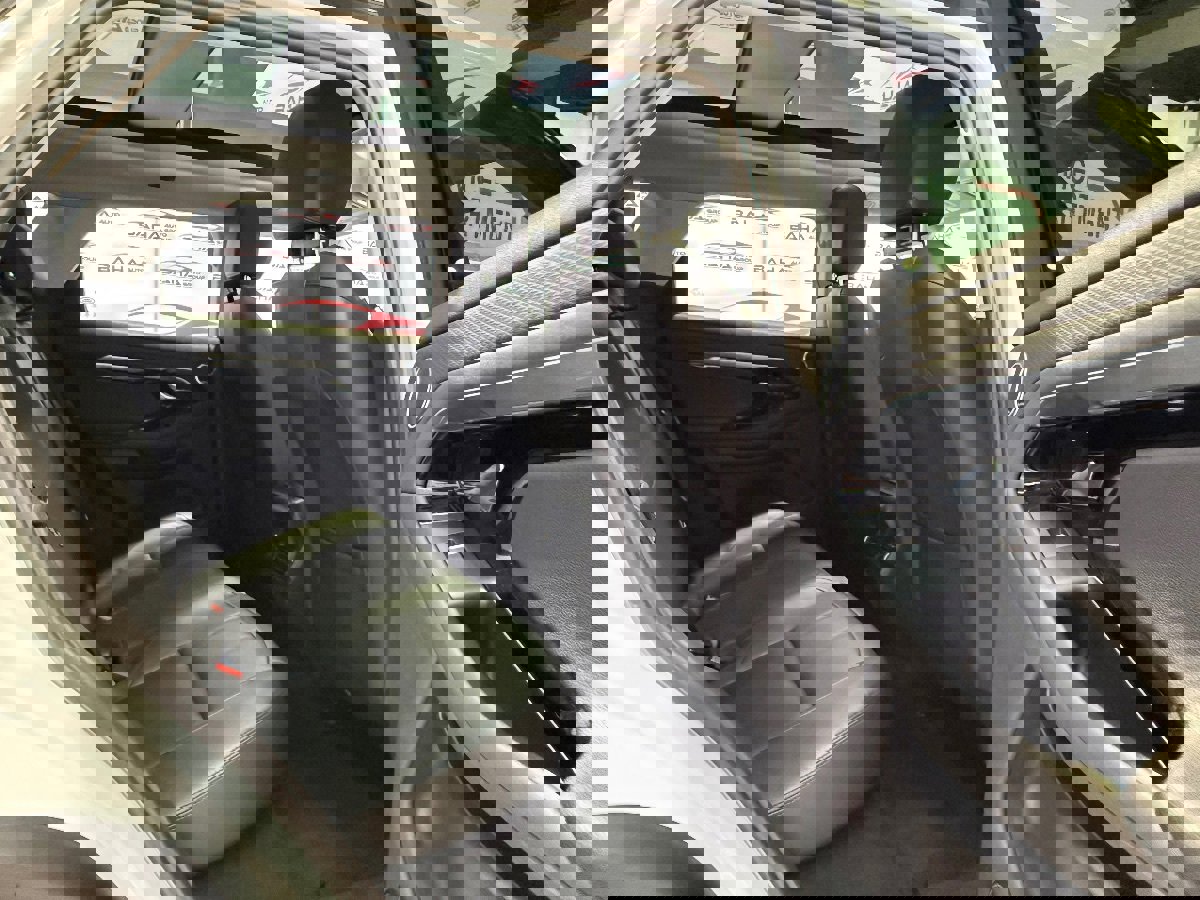 Used 2023 Land Rover Range Rover Evoque S image 40