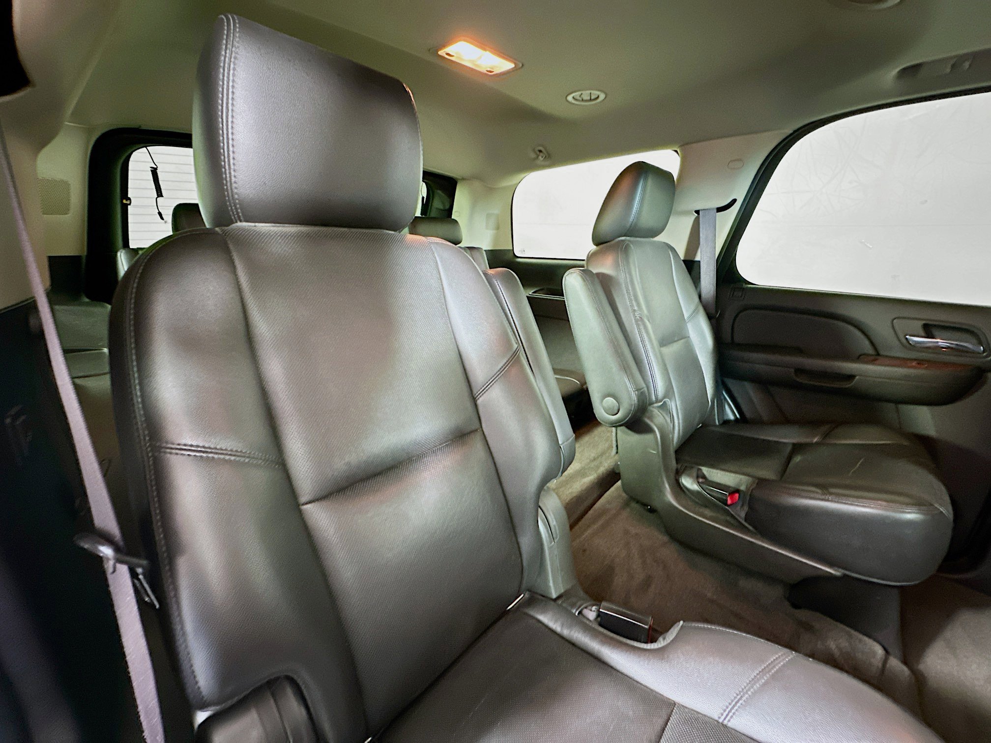 Used 2013 Chevrolet Tahoe LTZ image 30