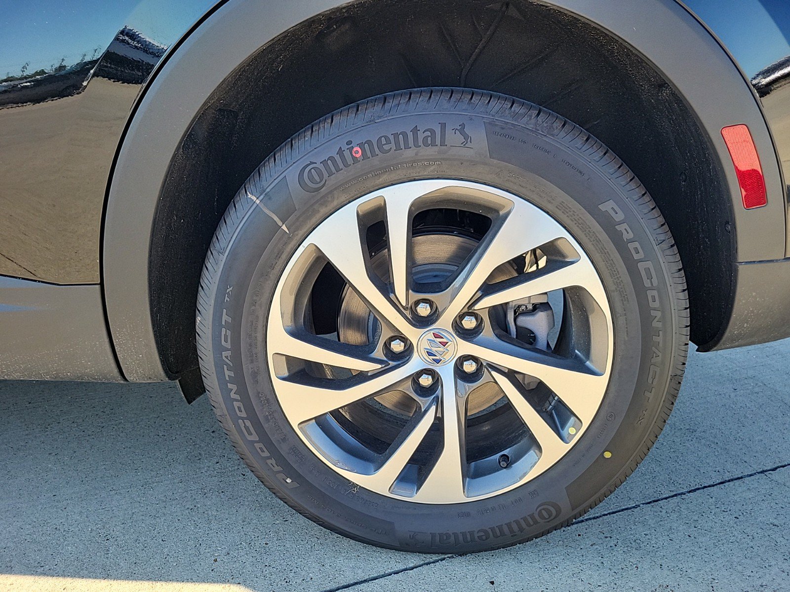 Used 2023 Buick Envision Essence FWD image 24