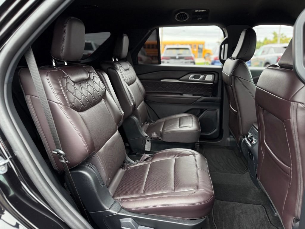 Used 2026 Ford Explorer Platinum w/ LUX Leather Package AWD/4WD image 19