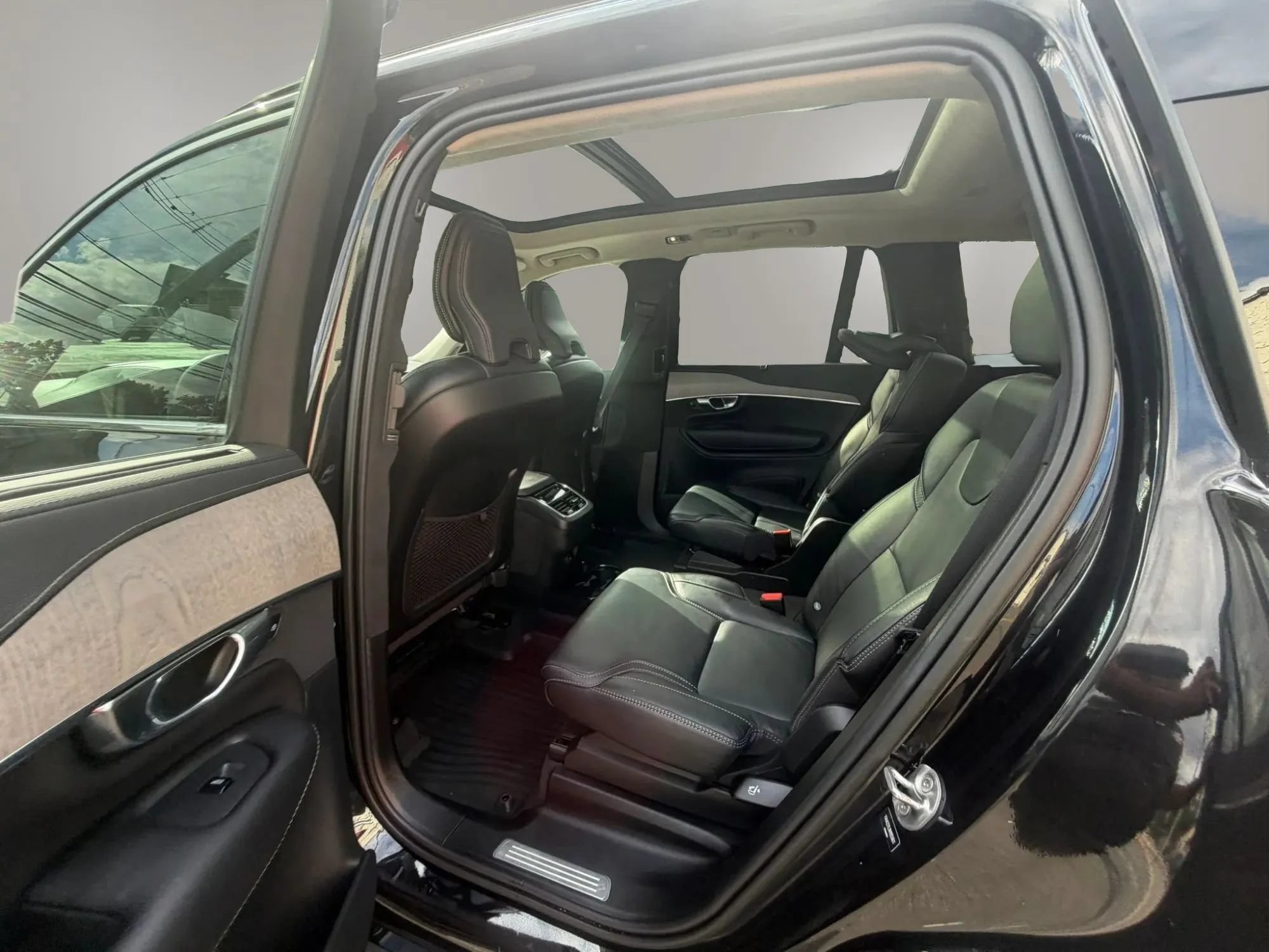 Used 2022 Volvo XC90 T6 Inscription w/ Lounge Package AWD/4WD image 30