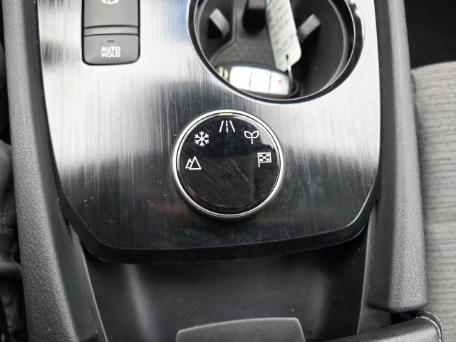 Used 2022 Nissan Rogue S image 10