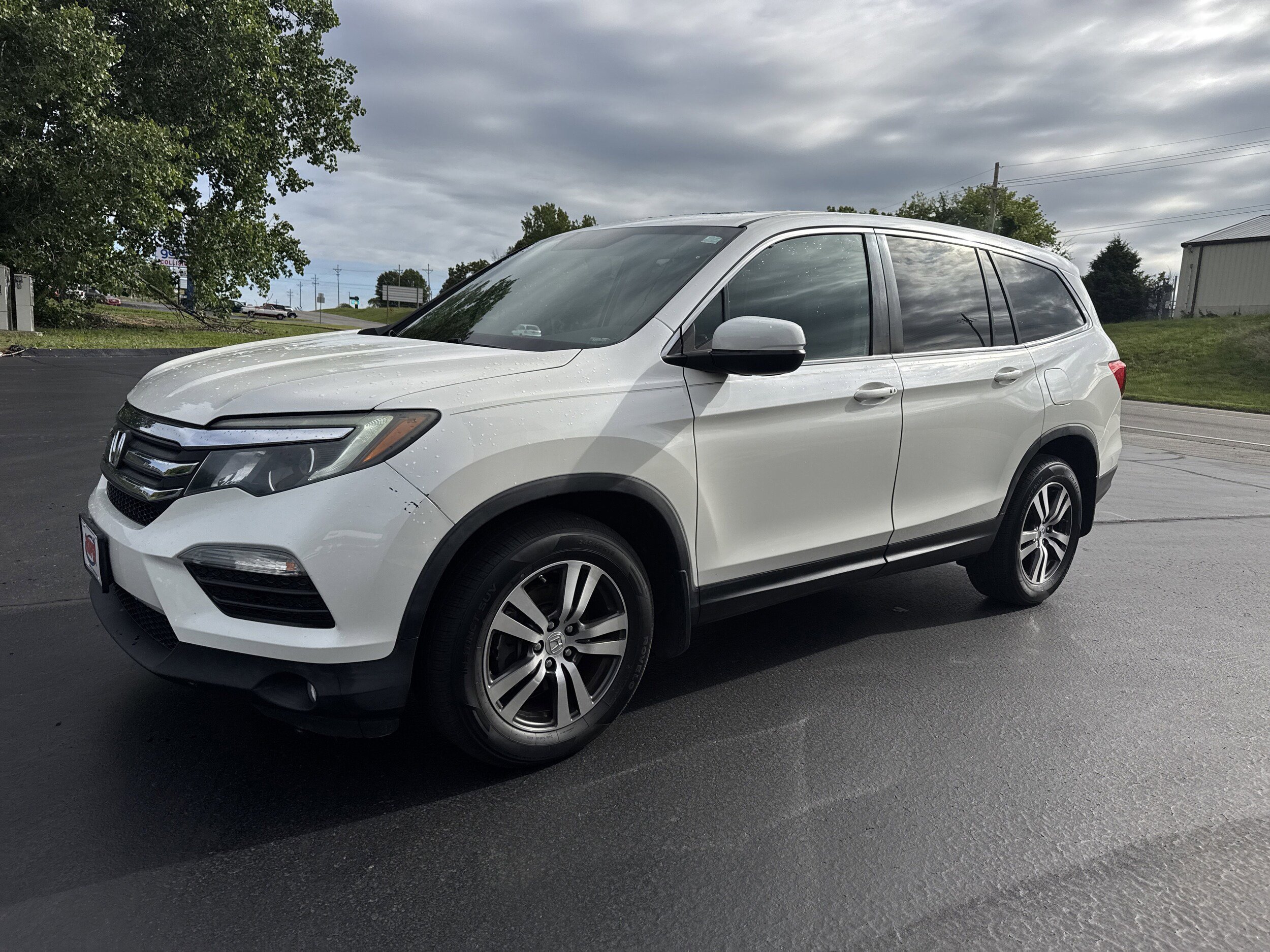 Used 2016 Honda Pilot EX-L image 2