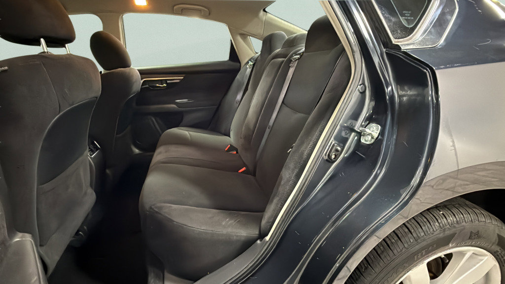 Used 2013 Nissan Altima 2.5 SV FWD image 33