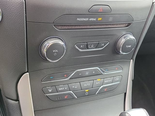 Used 2016 Ford Edge SEL w/ Equipment Group 201A AWD/4WD image 18