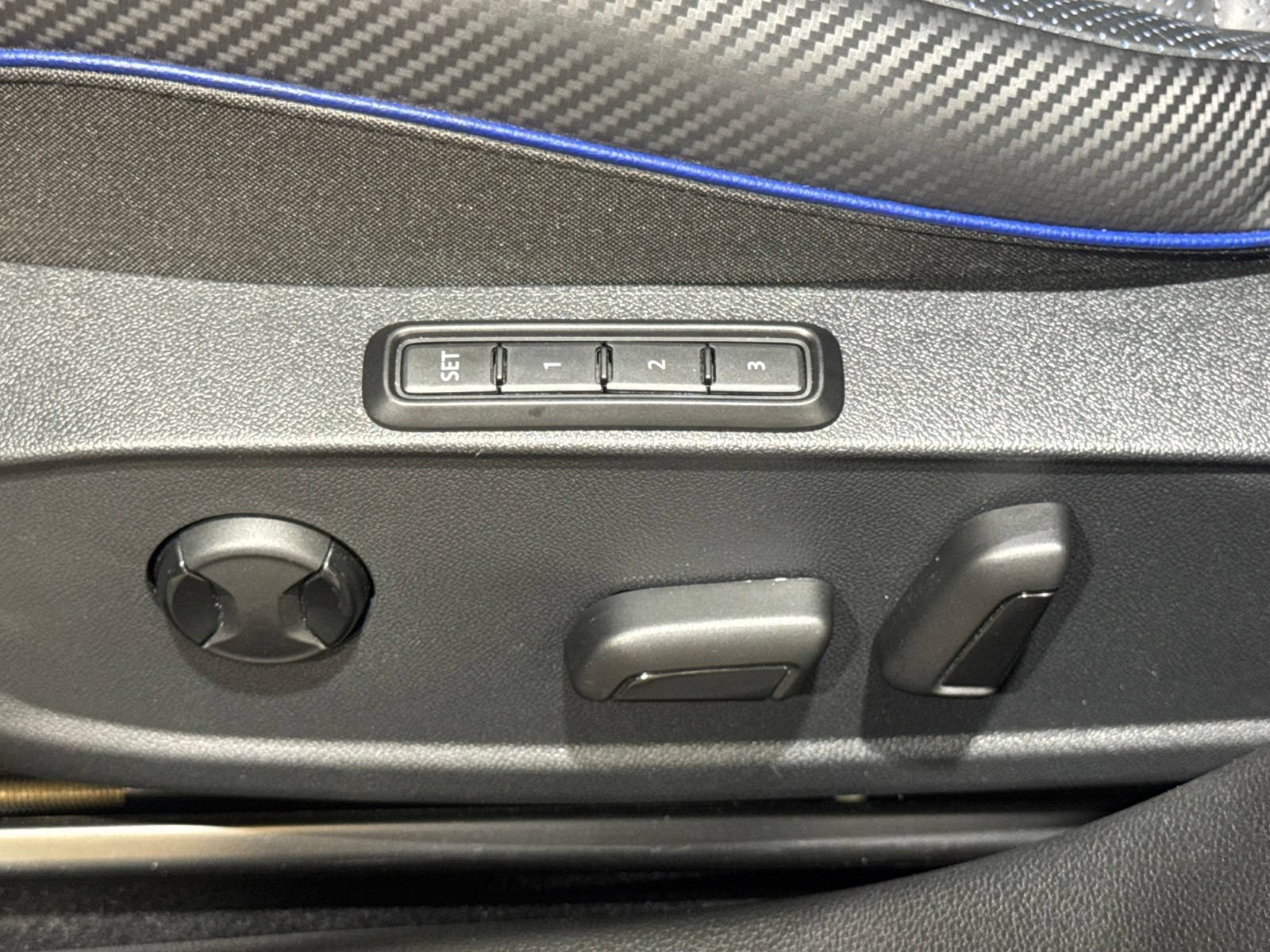 Used 2024 Volkswagen Golf R AWD/4WD image 23