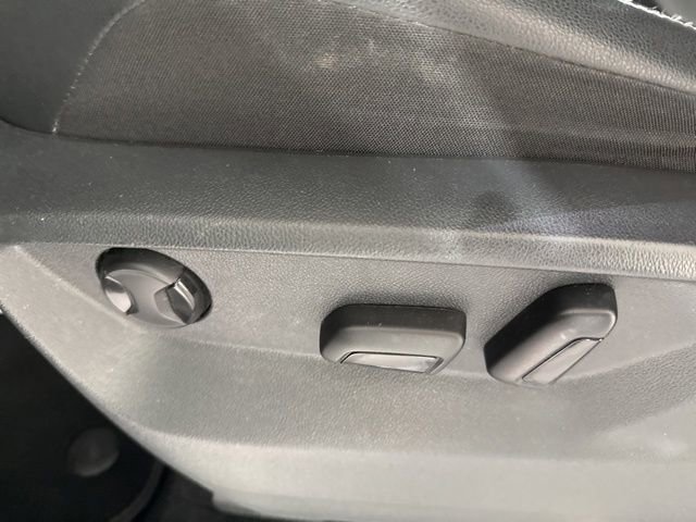 Used 2018 Volkswagen Tiguan SEL FWD image 21