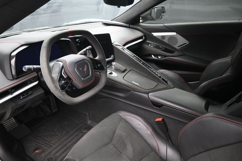 Used 2022 Chevrolet Corvette Stingray Premium Cpe w/ Z51 Performance Package RWD image 16