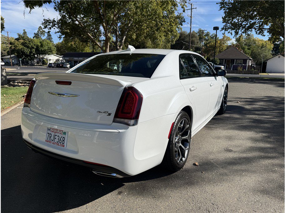 Used 2016 Chrysler 300 S RWD image 5