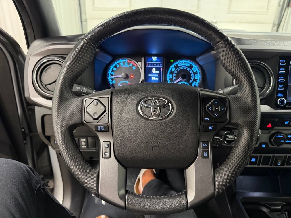 Used 2021 Toyota Tacoma TRD Sport AWD/4WD image 32