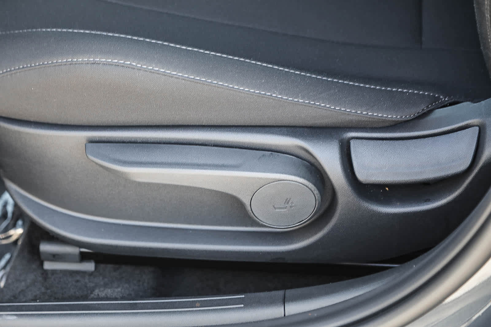 Used 2026 Hyundai Elantra Blue w/ Cargo Package image 19