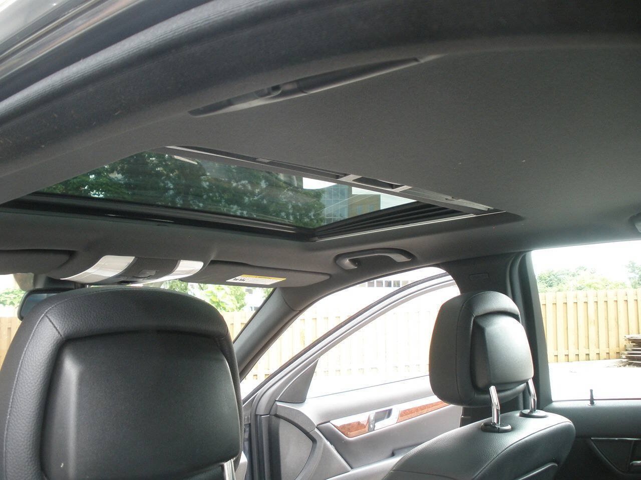 Used 2010 Mercedes-Benz C 300 4MATIC Sedan image 30
