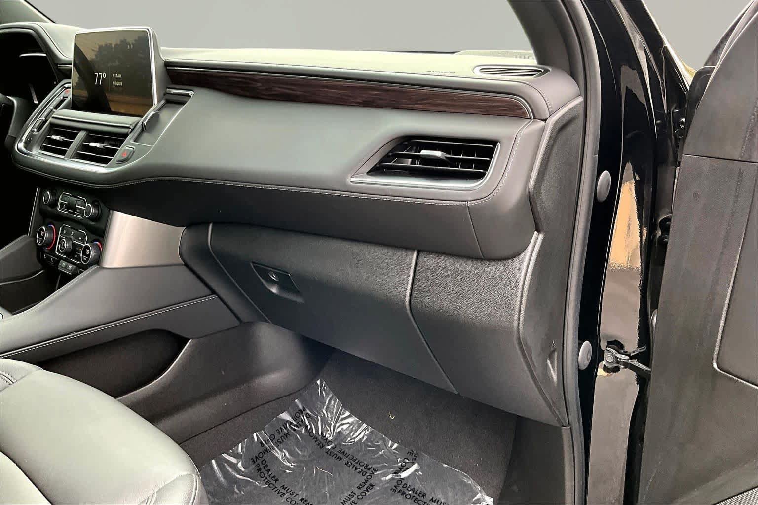 Used 2023 Chevrolet Tahoe Z71 w/ Luxury Package AWD/4WD image 37
