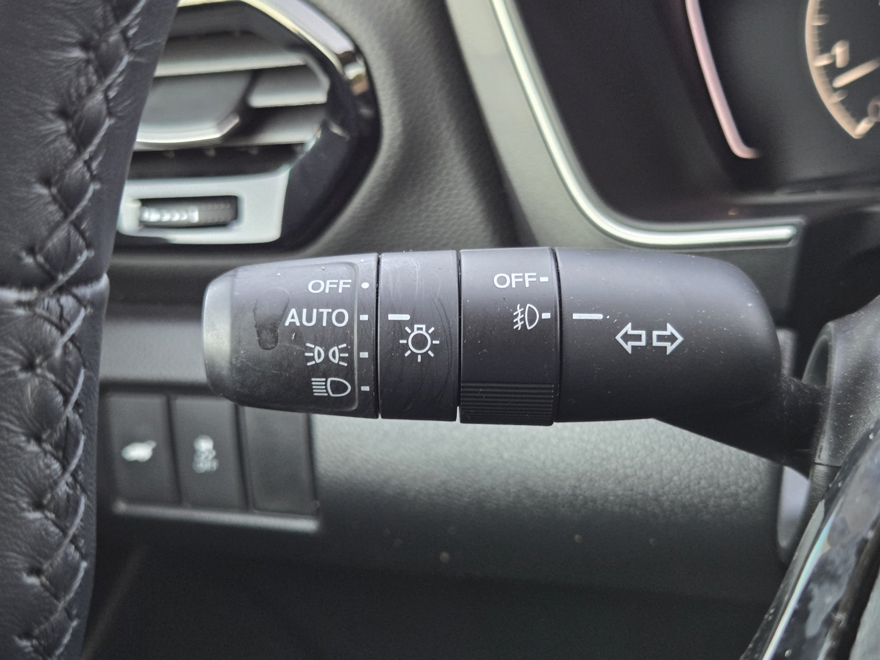 Certified 2025 Honda Pilot Touring image 18