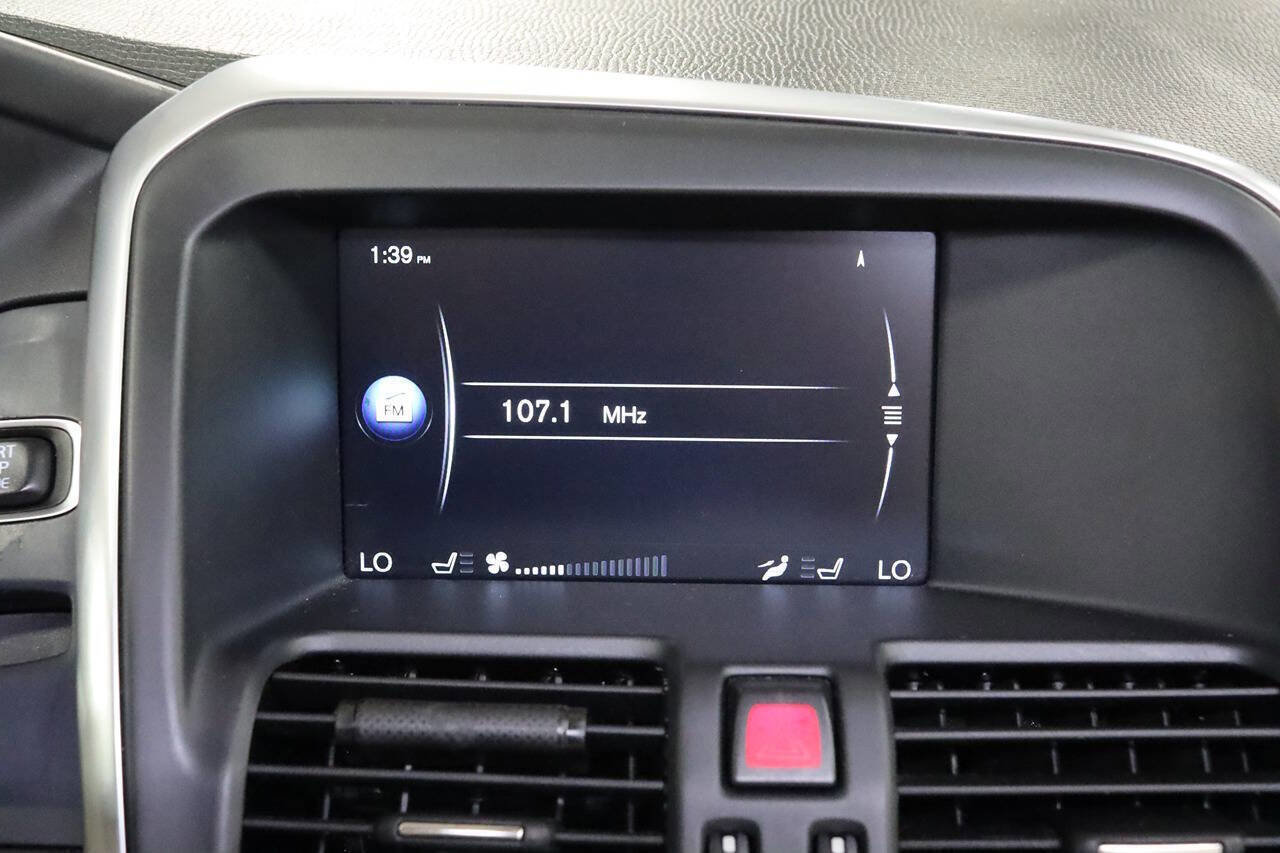 Used 2016 Volvo XC60 T5 Premier image 16