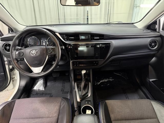 Used 2017 Toyota Corolla SE w/ Carpet Mat Package (TMS) FWD image 12