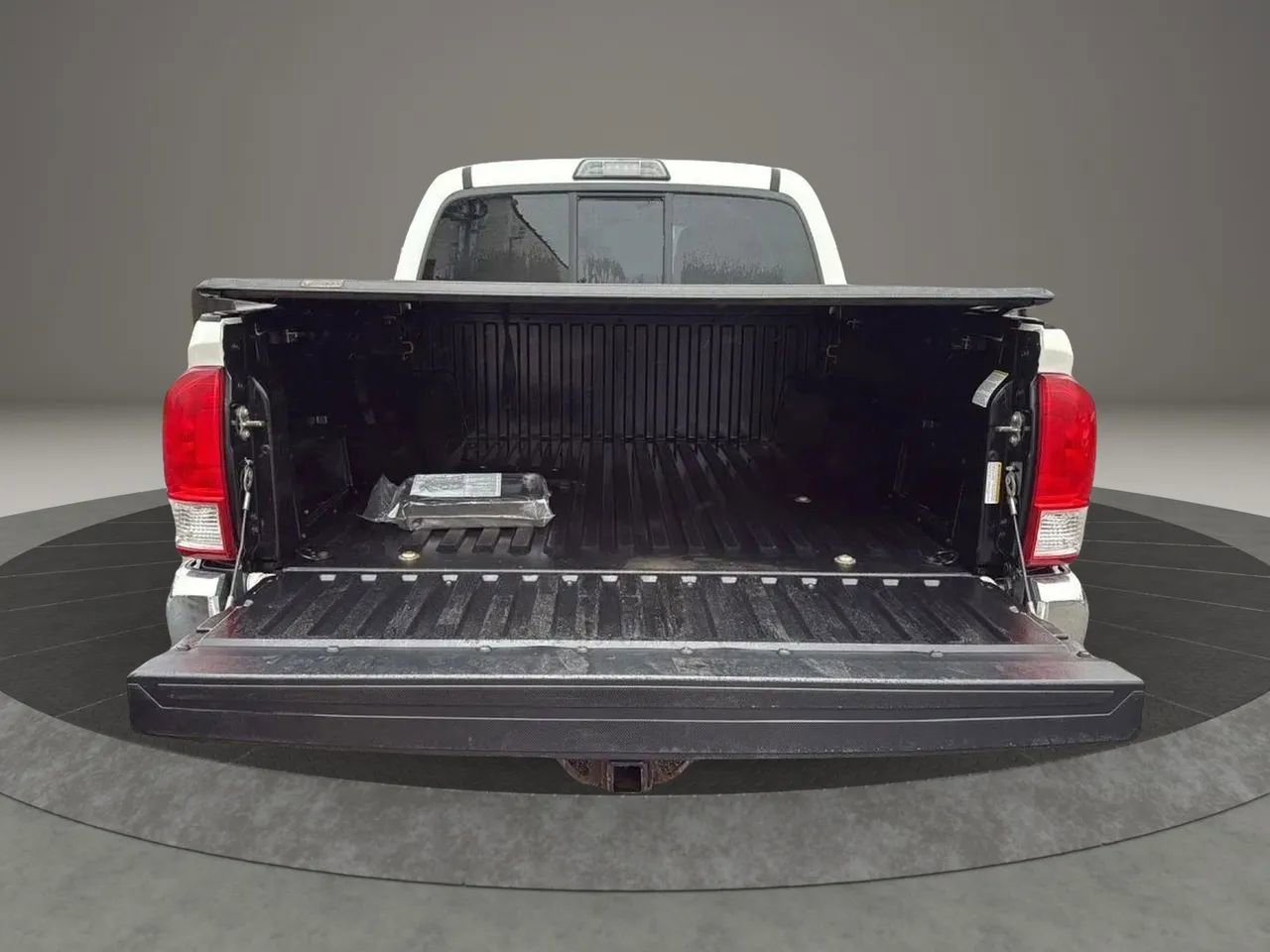 Used 2017 Toyota Tacoma SR5 image 27