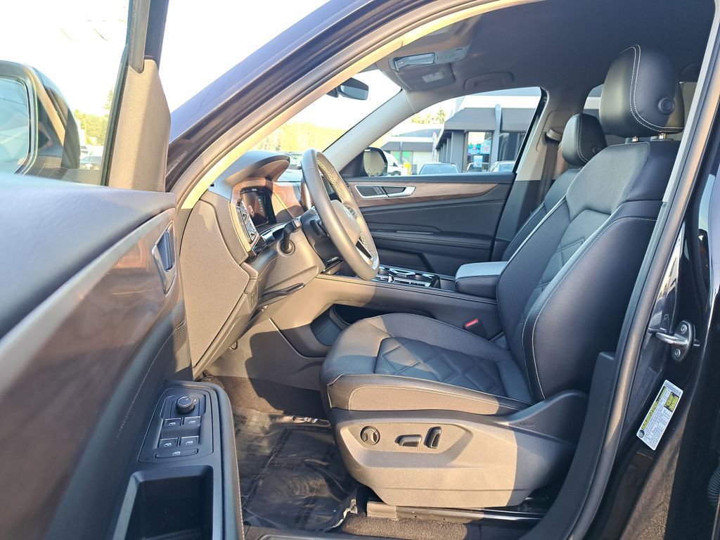 Used 2024 Volkswagen Atlas SE image 22