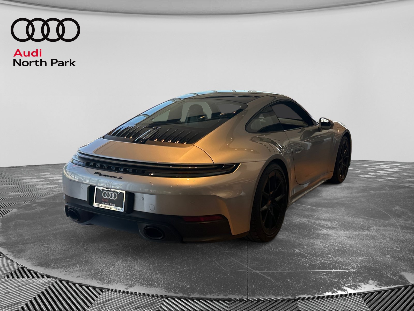 Used 2025 Porsche 911 Carrera S RWD image 5