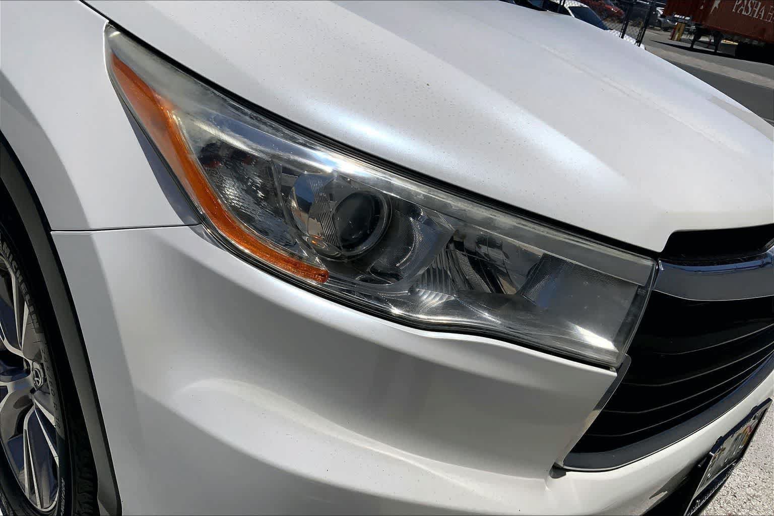 Used 2014 Toyota Highlander XLE w/ Preferred Accessory Package AWD/4WD image 31