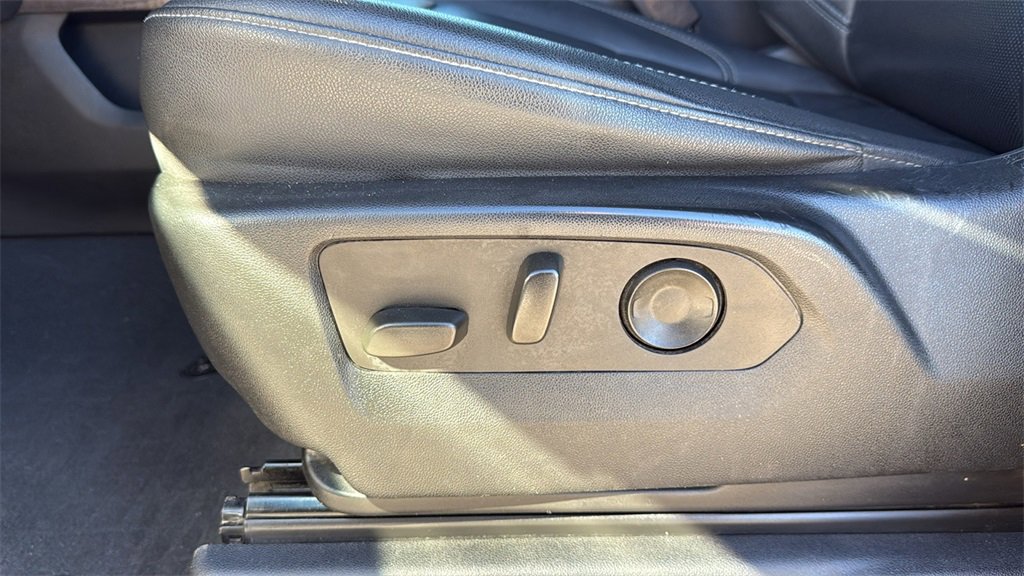 Used 2023 Chevrolet Silverado 1500 LTZ image 14