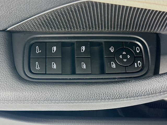 Used 2025 Porsche Panamera 4 AWD/4WD image 18