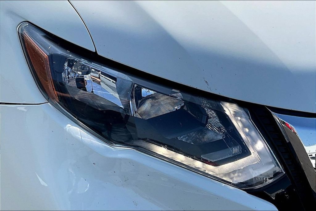 Used 2017 Nissan Rogue S AWD/4WD image 21