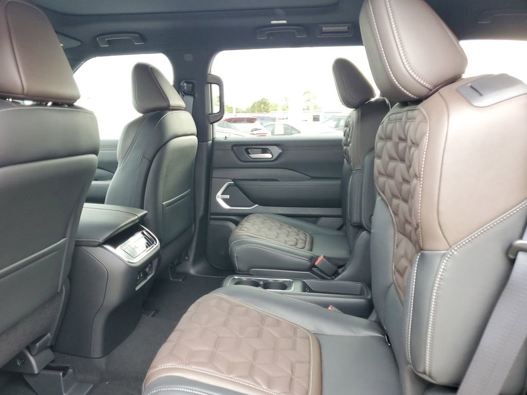 New 2026 Nissan Armada Platinum image 5