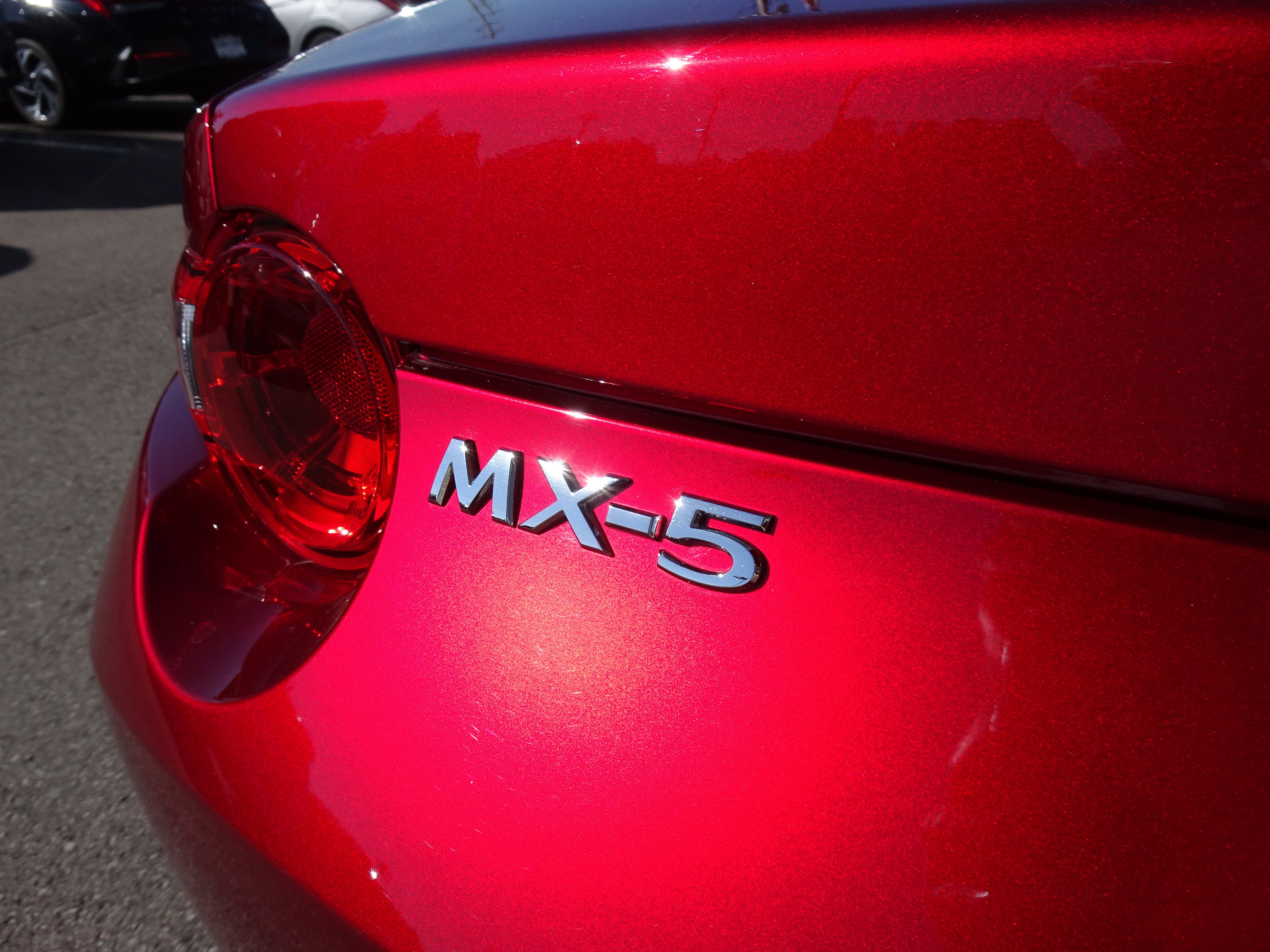 Used 2021 MAZDA MX-5 Miata Grand Touring RWD image 15