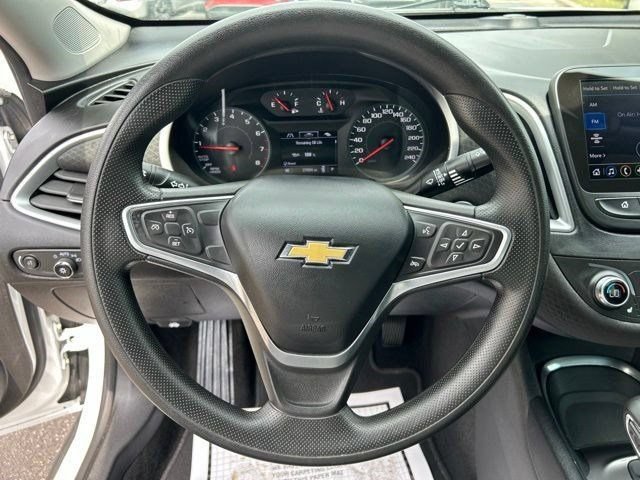 Used 2022 Chevrolet Malibu LT FWD image 14