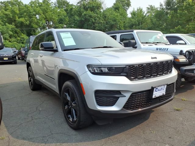 Used 2023 Jeep Grand Cherokee Altitude