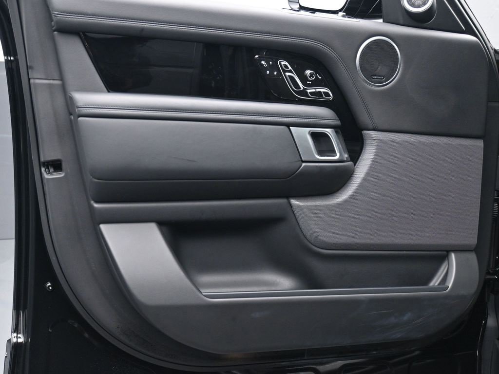 Used 2022 Land Rover Range Rover Westminster Edition image 9