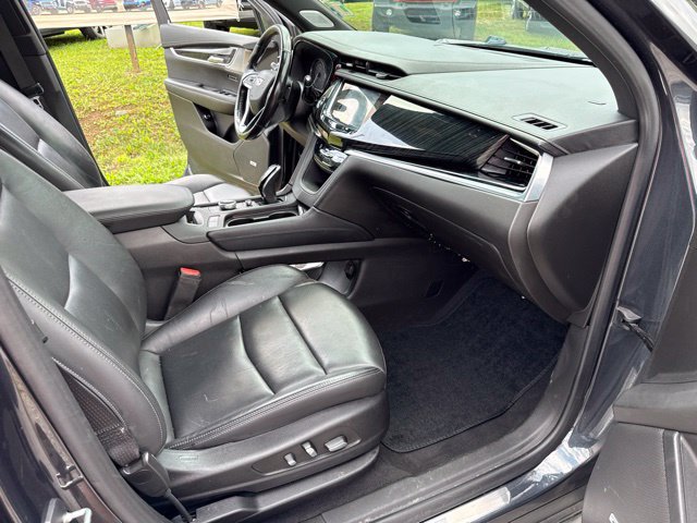 Used 2022 Cadillac XT6 Premium Luxury w/ Technology Package AWD/4WD image 32