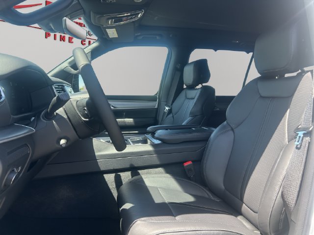 New 2026 Jeep Grand Wagoneer L Limited AWD/4WD image 9