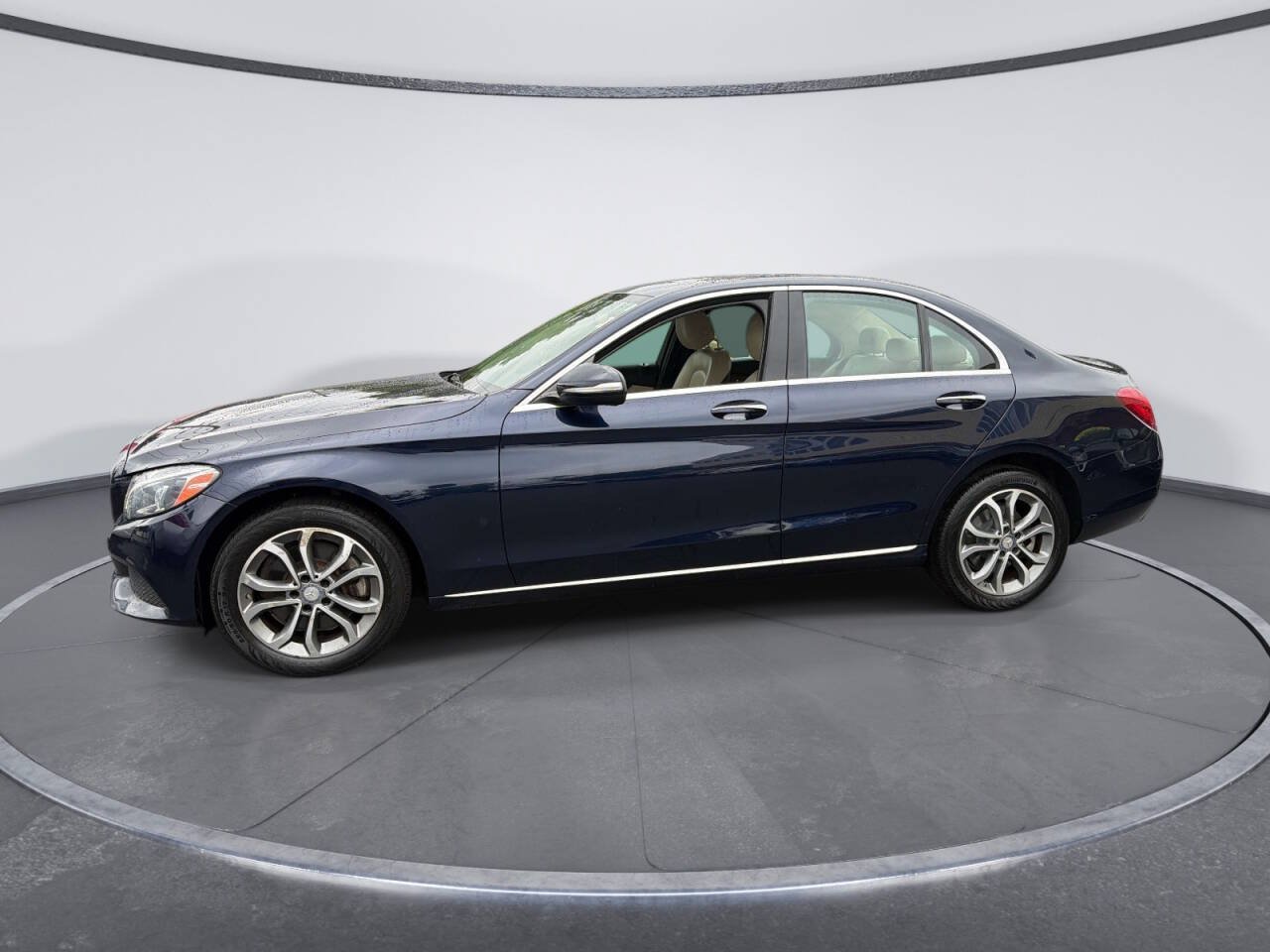 Used 2015 Mercedes-Benz C 300 4MATIC Sedan image 2