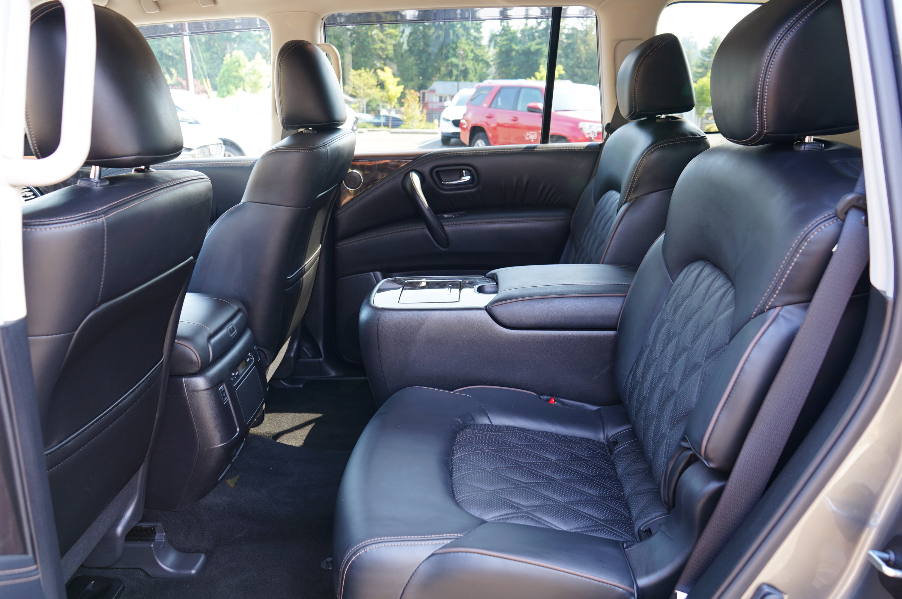 Used 2024 Nissan Armada Platinum w/ Captain's Chairs Package image 21