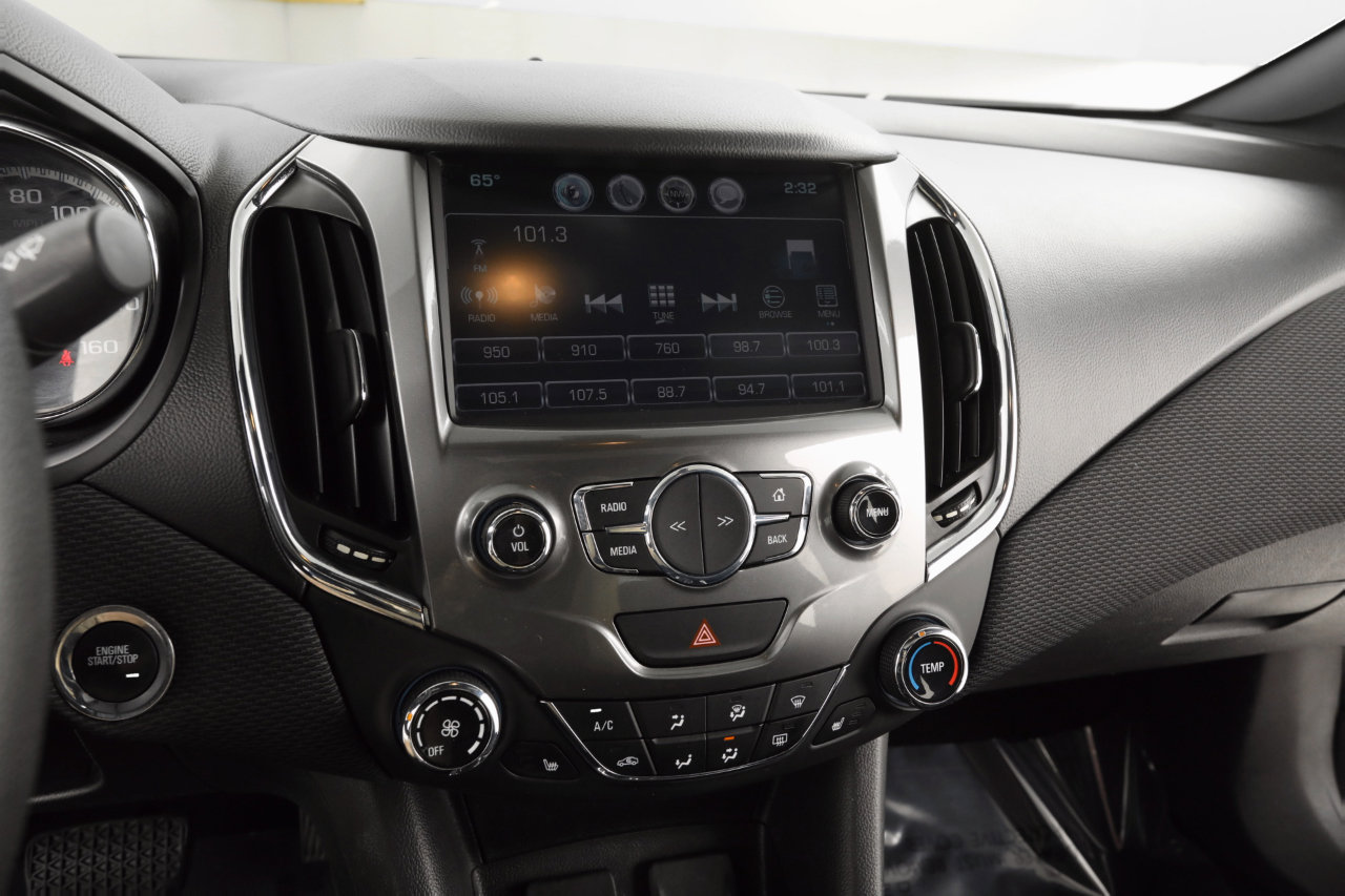 Used 2016 Chevrolet Cruze LT w/ Sun And Sound Package image 18