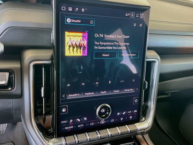 New 2026 GMC Yukon Denali w/ Denali Reserve Package AWD/4WD image 10