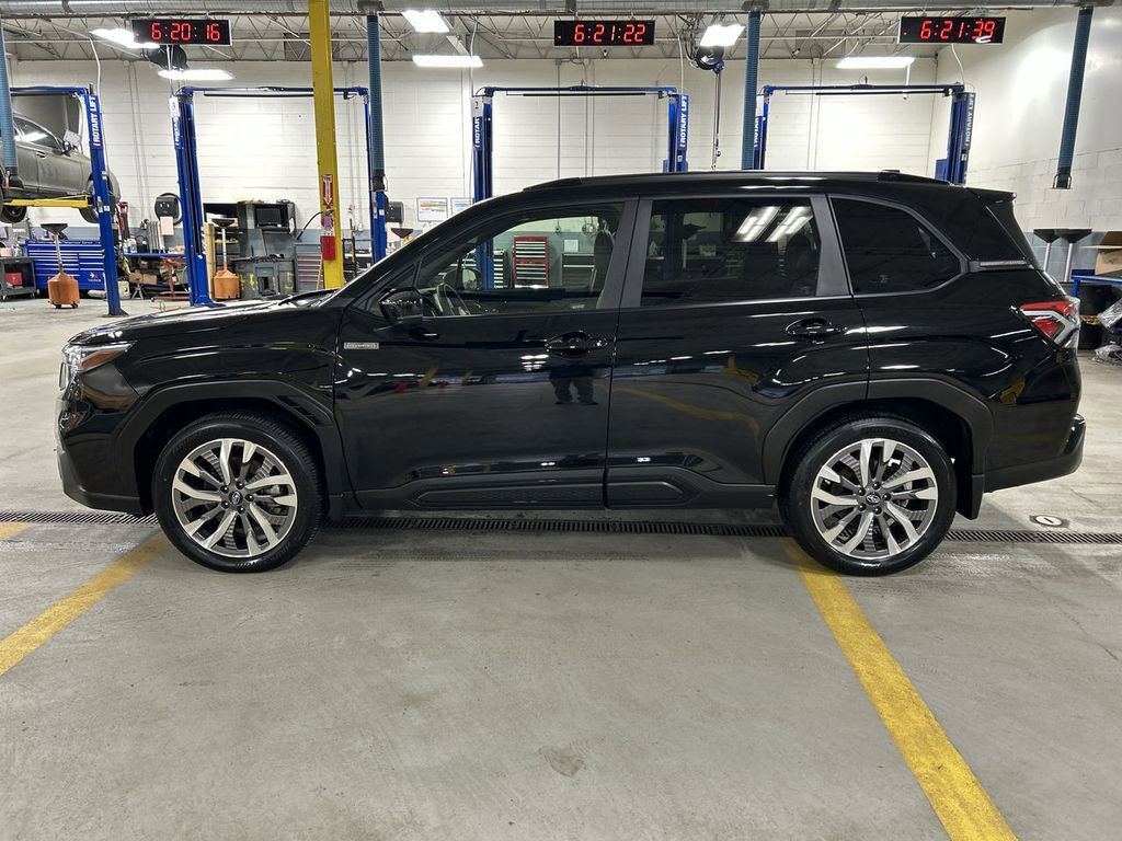 Certified 2025 Subaru Forester Touring w/ Touring Package AWD/4WD image 5