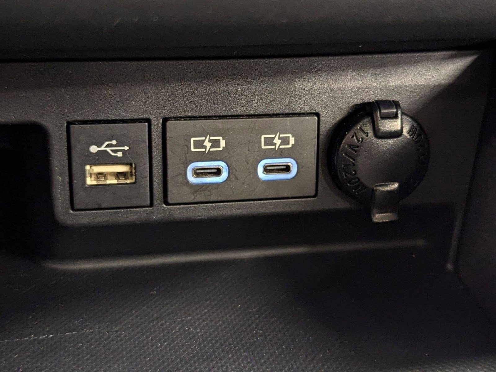 Used 2025 Toyota Highlander XLE image 28