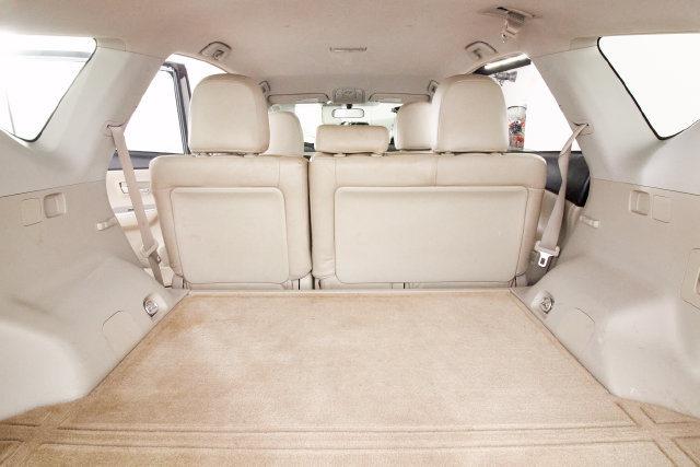 Used 2014 Toyota Prius V Three FWD image 25
