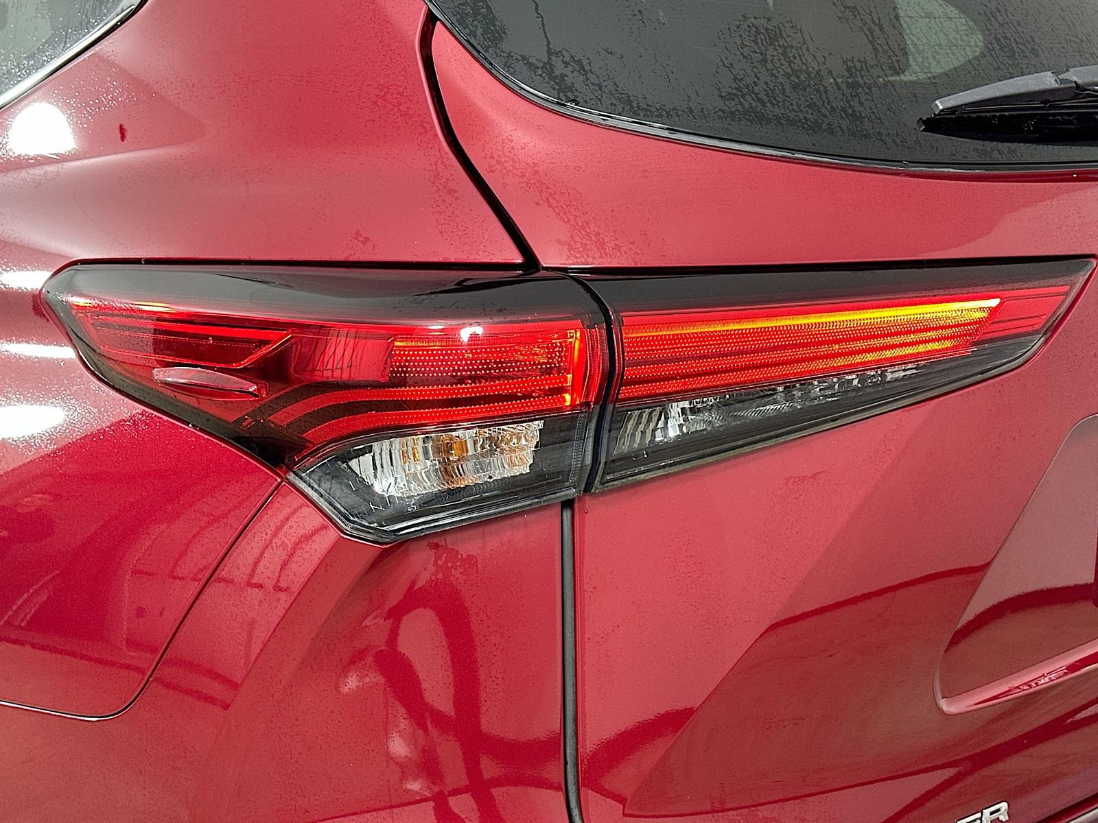 Used 2022 Toyota Highlander Platinum AWD/4WD image 43