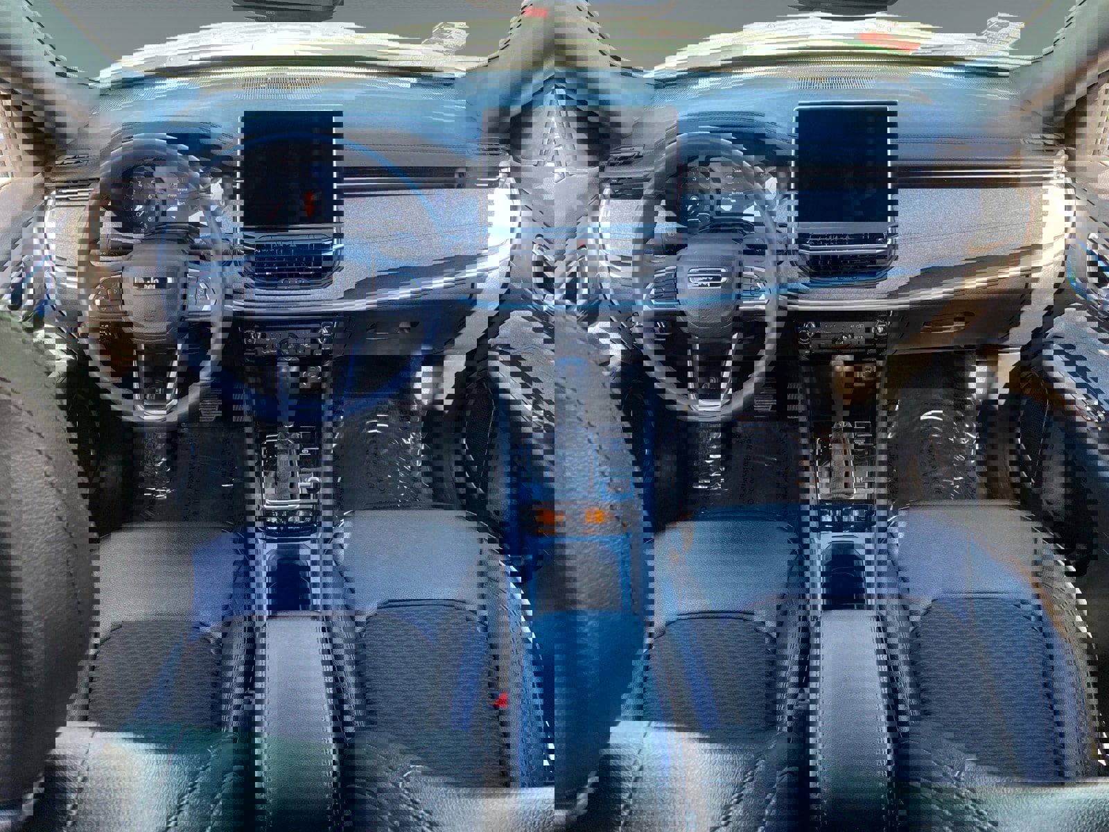 Used 2024 Jeep Compass Latitude AWD/4WD image 10