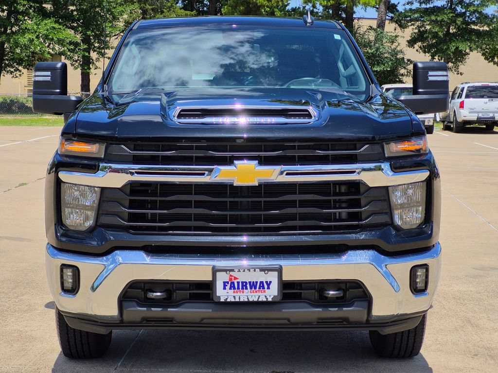 Used 2025 Chevrolet Silverado 2500 LT w/ Convenience Package AWD/4WD image 2