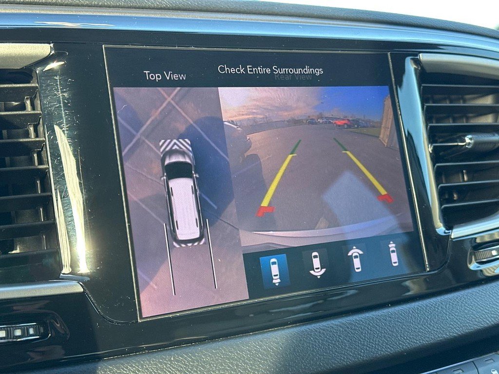 Used 2020 Chrysler Pacifica Touring-L Plus w/ Tire & Wheel Group FWD image 29