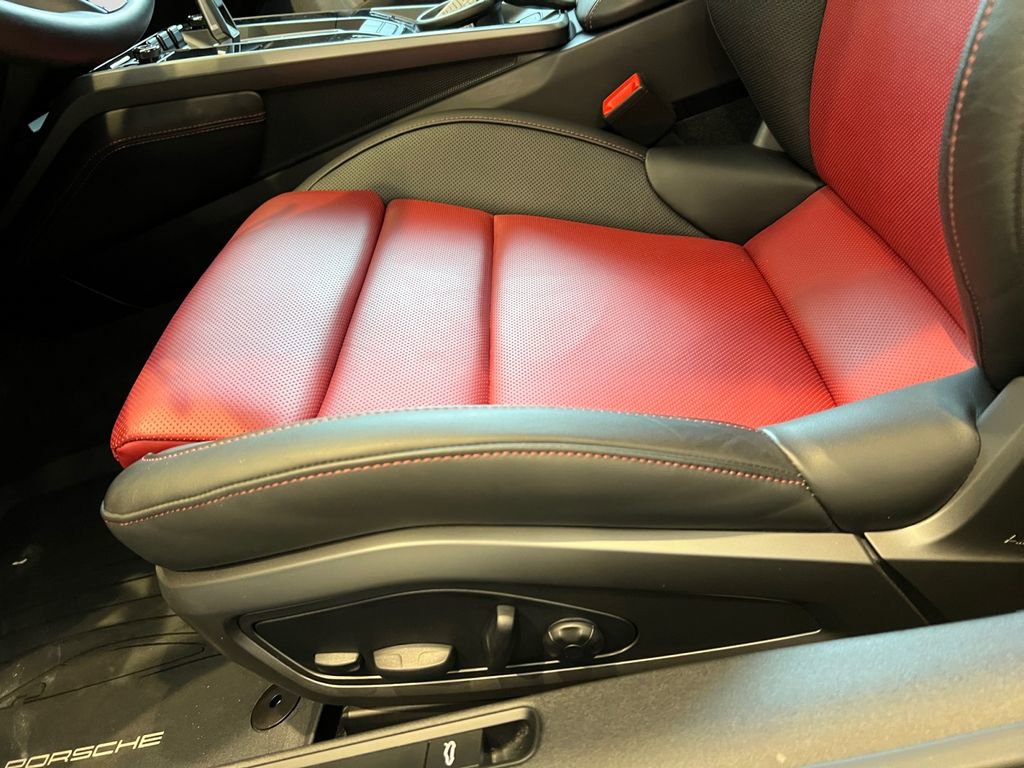 Used 2023 Porsche 911 Carrera image 13
