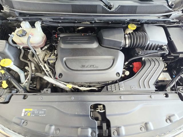 Used 2019 Chrysler Pacifica Touring Plus w/ Advanced Safetytec Group FWD image 16