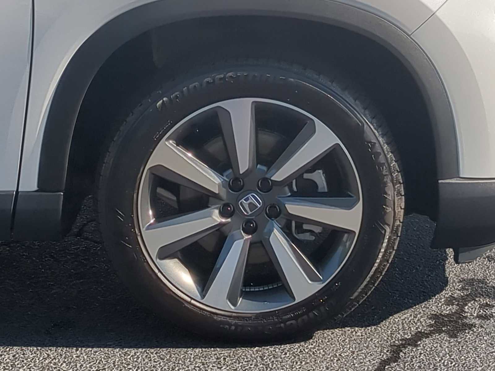 Used 2025 Honda Pilot Elite image 10