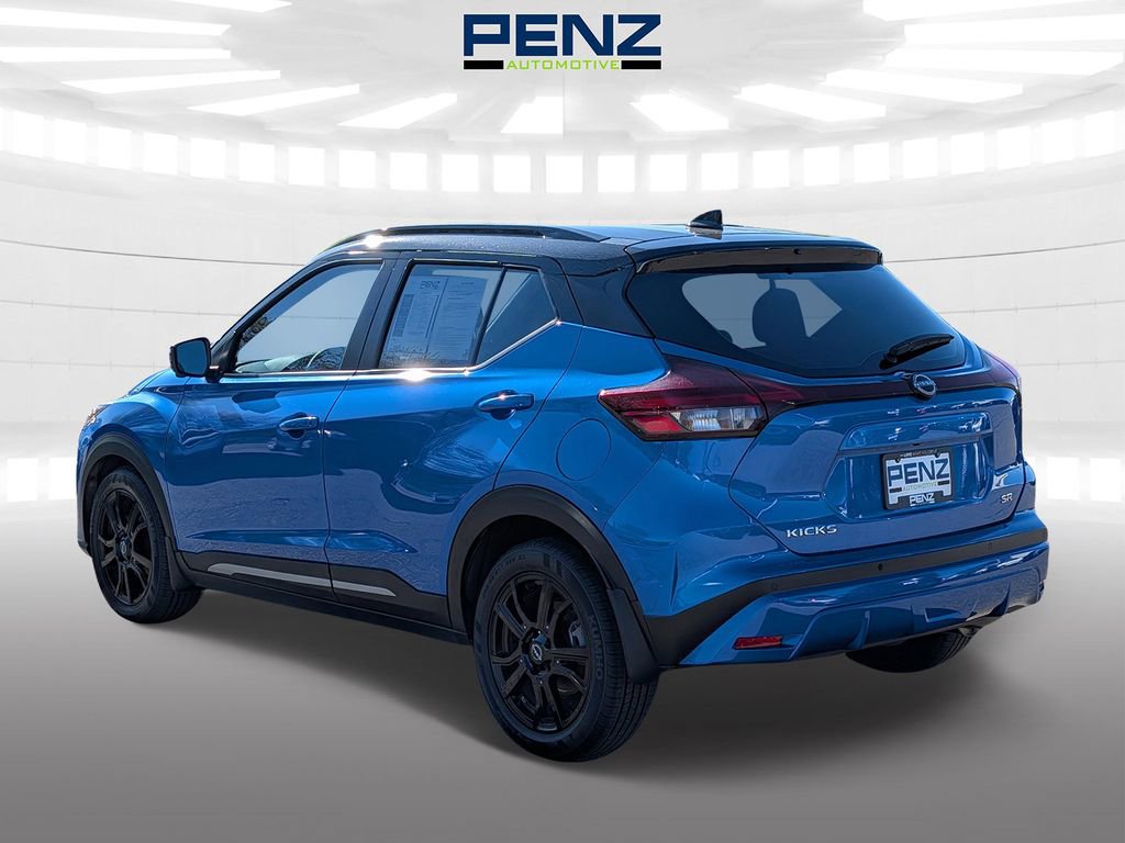 Used 2023 Nissan Kicks SR w/ SR Premium Package FWD image 5
