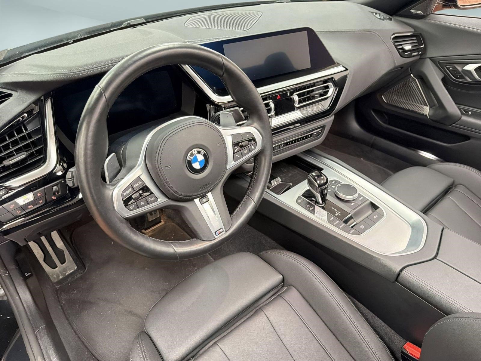 Certified 2023 BMW Z4 sDrive30i w/ Convenience Package image 4